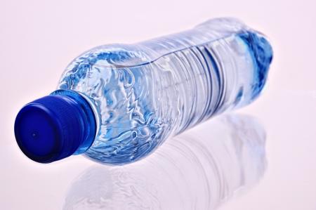 Bouteilles deau en plastique: Lampleur de labsurdit 